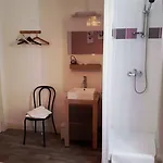 Cafe De La Place Hotel