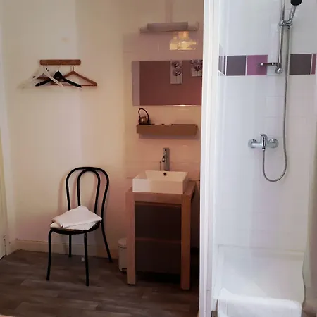 Cafe De La Place Hotel