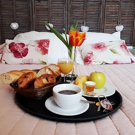 Le Cafe De La Place Saint-Germain-du-Teil